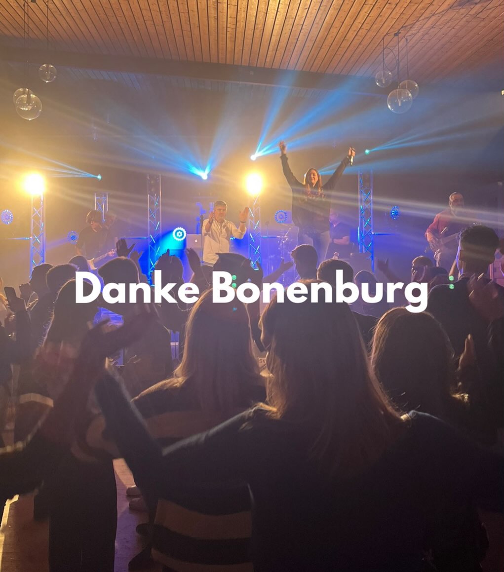 @sv21bonenburg Es war uns wieder ein Fest bei euch! Das war unser letzter Gig in 2025. Wir sehen uns im Januar 2026 wieder. Schöne Feiertage!  #enjoyband #partyband #party